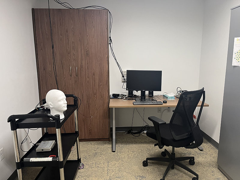 ../_images/EEG_room.jpg